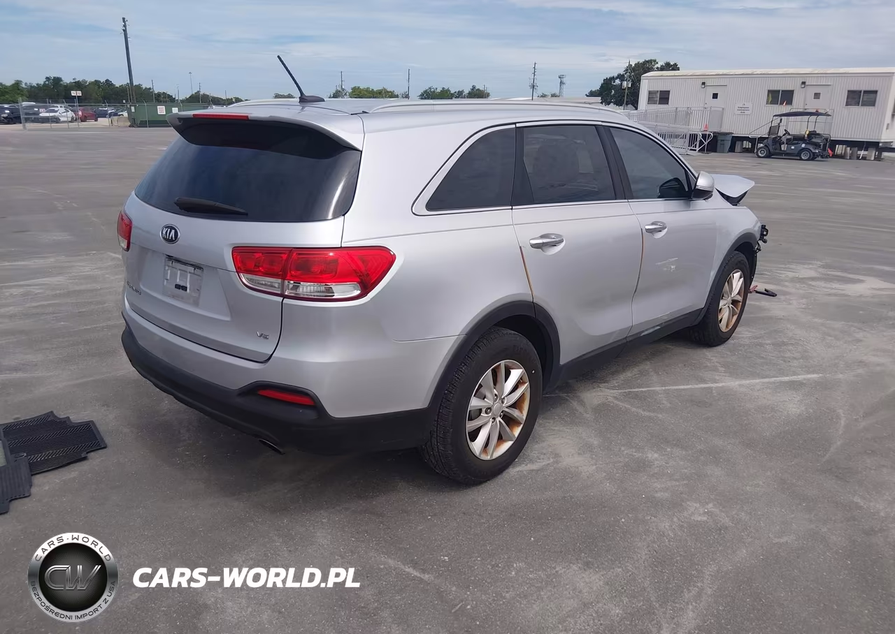 2017 Kia Sorento 3.3L Lx VIN:5XYPG4A59HG237376 - 4