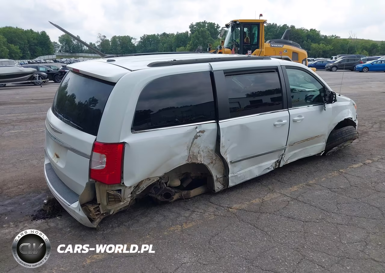 2016 Chrysler Town & Country Touring VIN:2C4RC1BG9GR237911 - 4