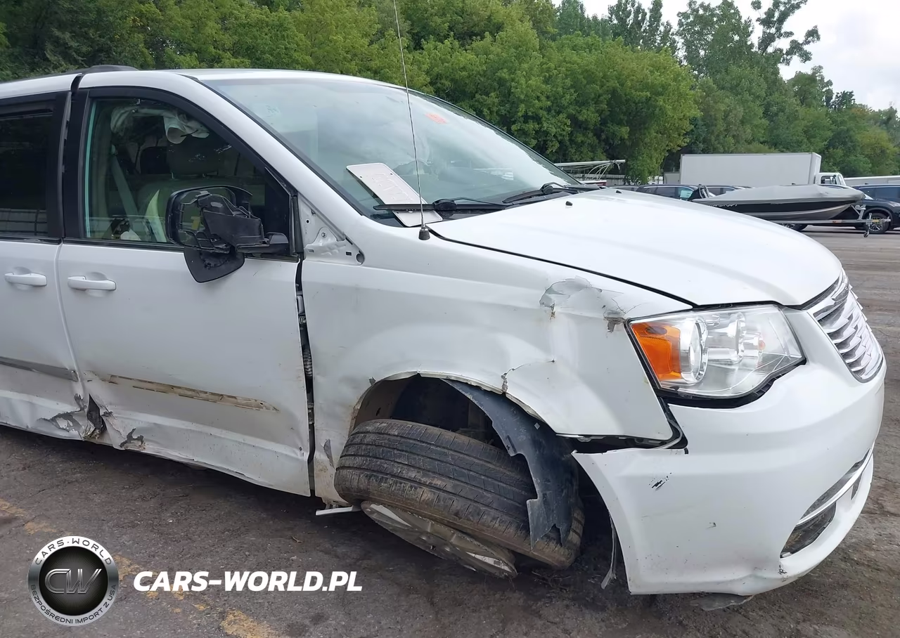 2016 Chrysler Town & Country Touring VIN:2C4RC1BG9GR237911 - 6