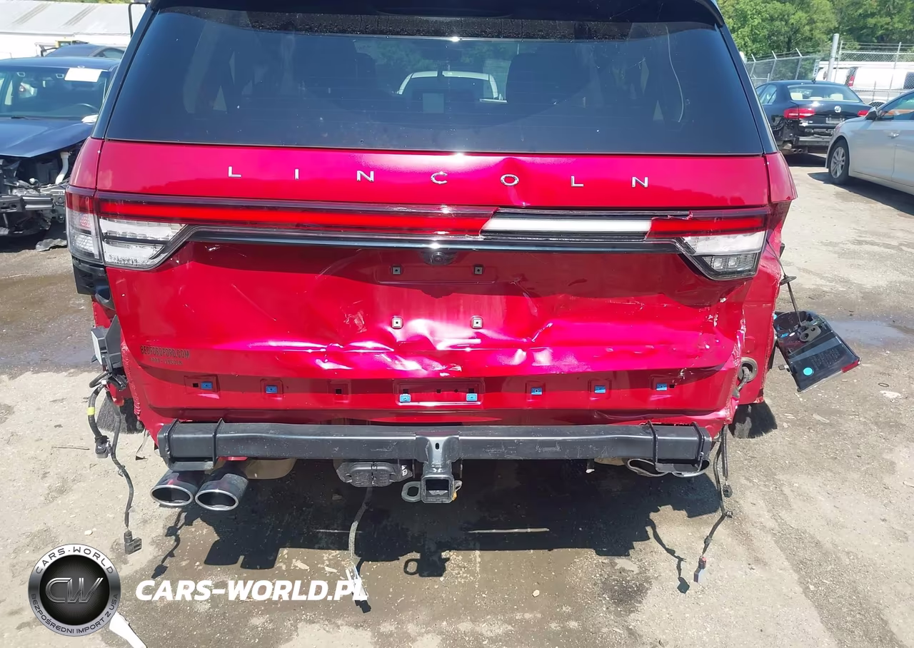 2025 Lincoln Aviator Premiere VIN:5LM5J6XC6SGL10260 - 18