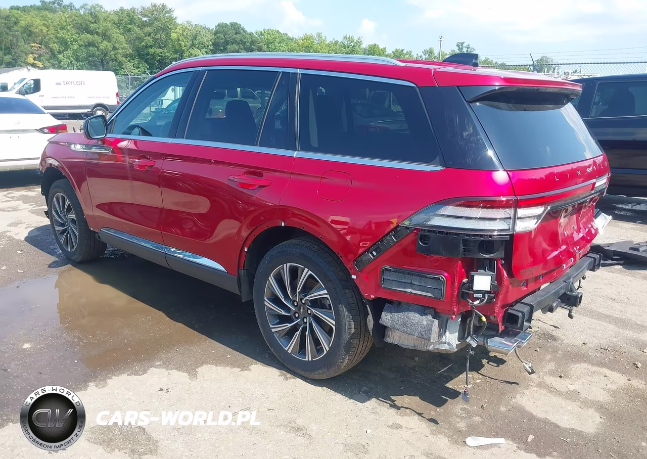 2025 Lincoln Aviator Premiere VIN:5LM5J6XC6SGL10260 - 3