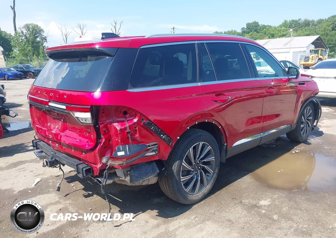 2025 Lincoln Aviator Premiere VIN:5LM5J6XC6SGL10260 - 4