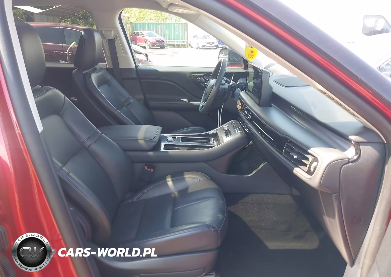 2025 Lincoln Aviator Premiere VIN:5LM5J6XC6SGL10260 - 5