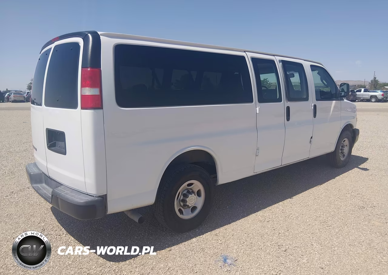 2019 Chevrolet Express 3500 Ls VIN:1GAZGNFG7K1346167 - 4
