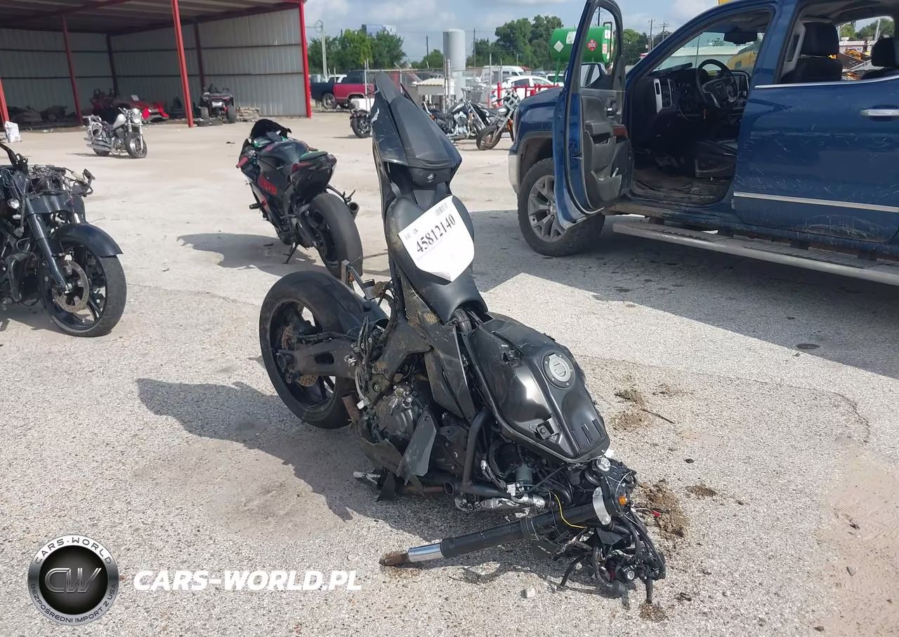 2025 Yamaha Yzfr7 – zdjęcie 1 z 11