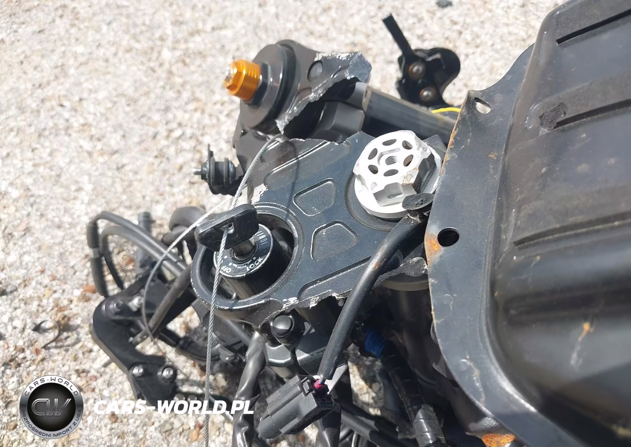 2025 Yamaha Yzfr7 VIN:JYARM38E9SA018695 - 11