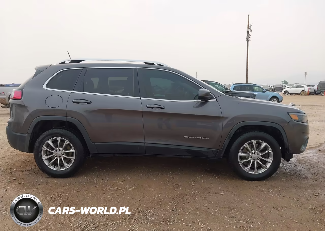 2019 Jeep Cherokee Latitude Plus 4X4 VIN:1C4PJMLN2KD143084 - 14