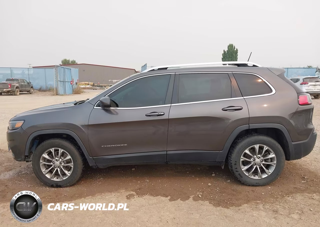 2019 Jeep Cherokee Latitude Plus 4X4 VIN:1C4PJMLN2KD143084 - 15