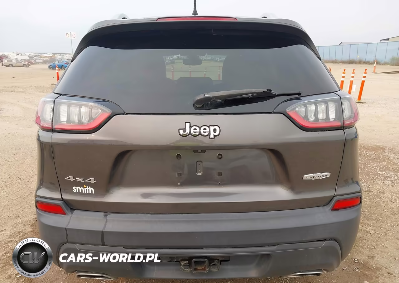2019 Jeep Cherokee Latitude Plus 4X4 VIN:1C4PJMLN2KD143084 - 17