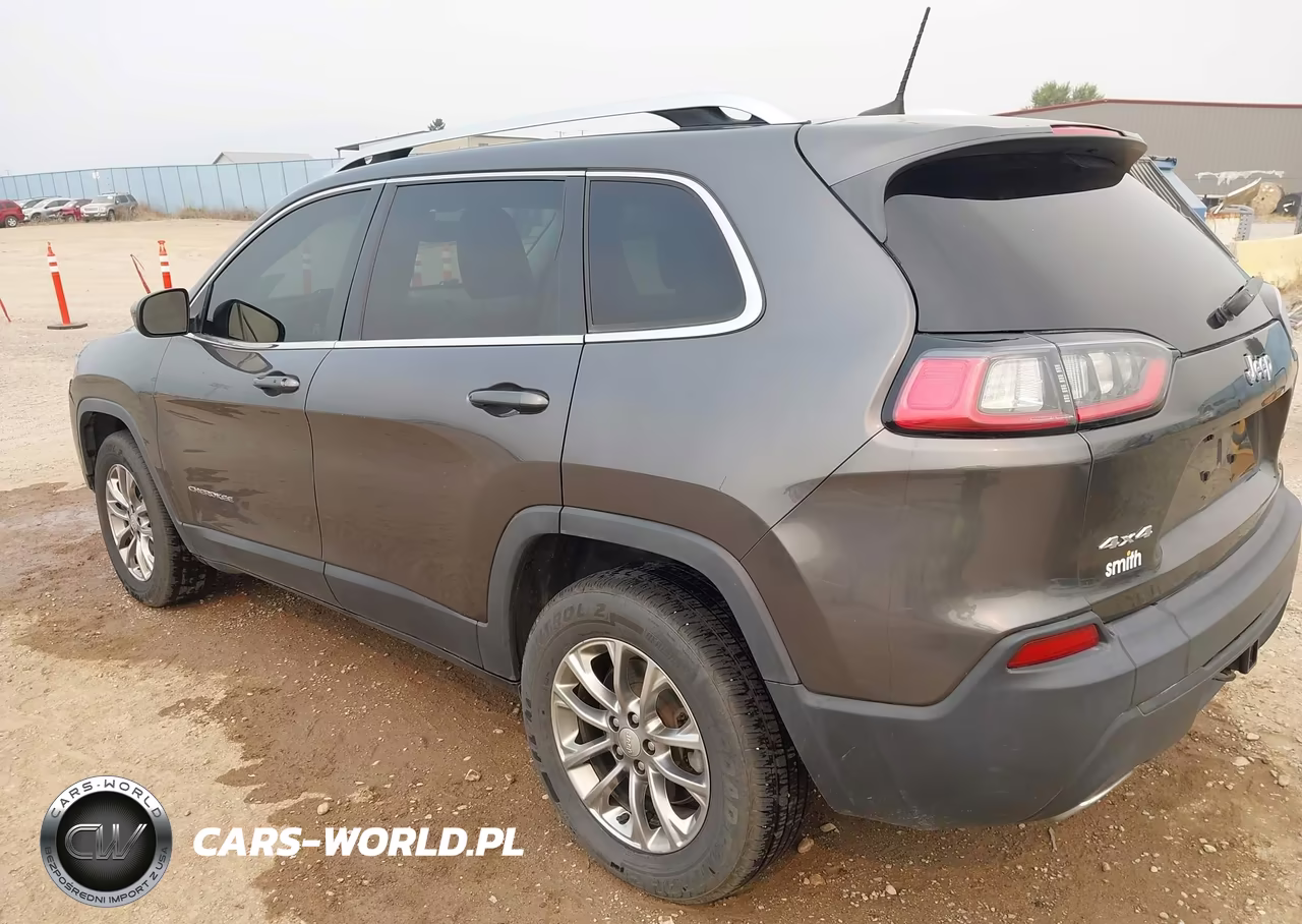 2019 Jeep Cherokee Latitude Plus 4X4 VIN:1C4PJMLN2KD143084 - 3