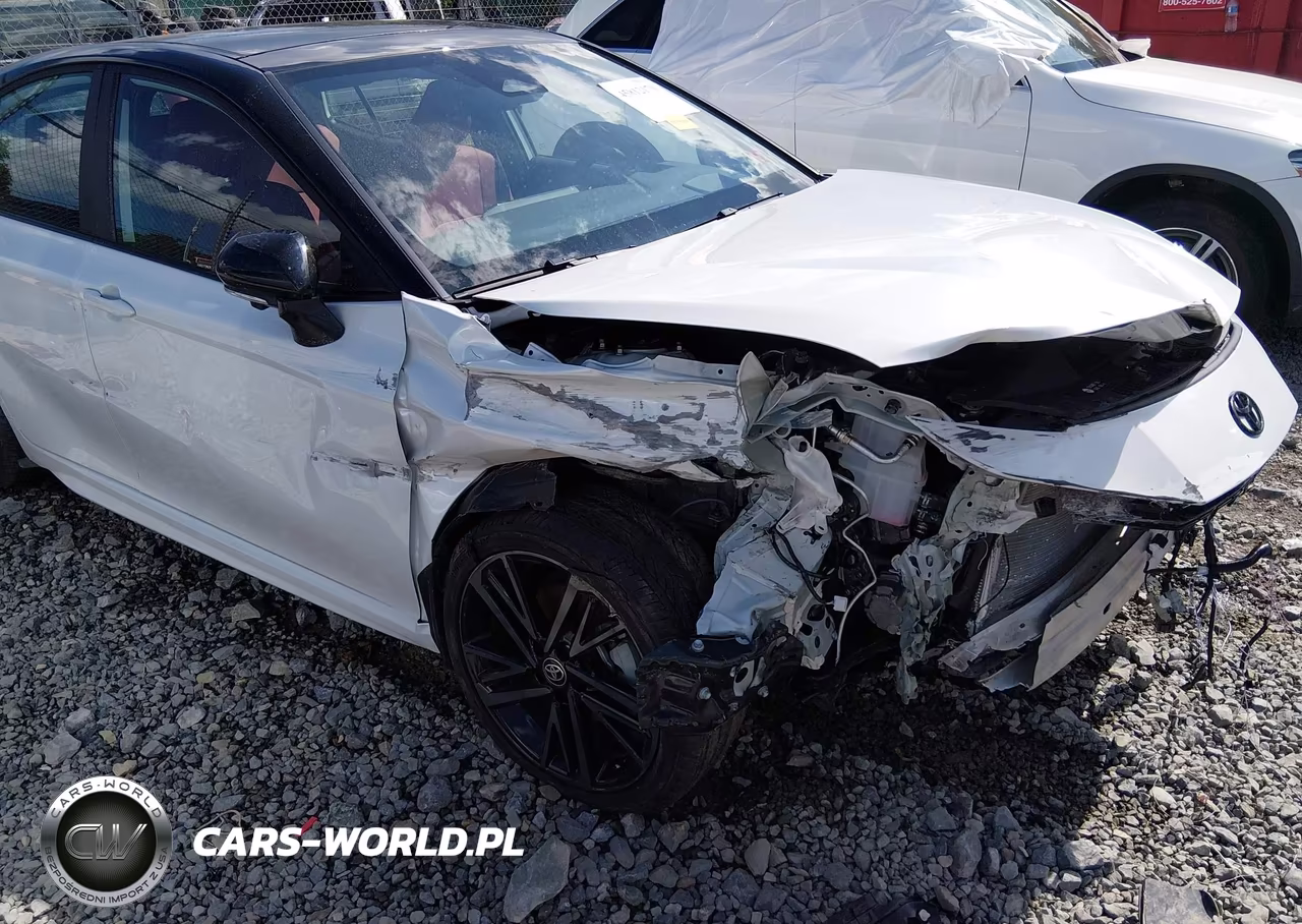 2025 Toyota Camry Xse VIN:4T1DBADK2SU029729 - 17