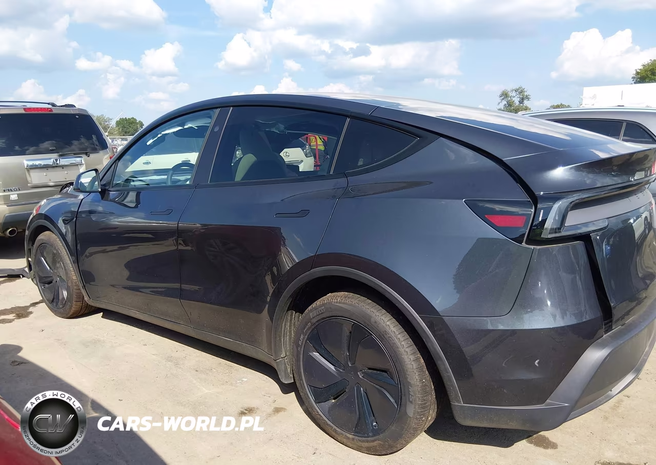 2026 Tesla Model Y VIN:7SAYGDEE6TA638284 - 13