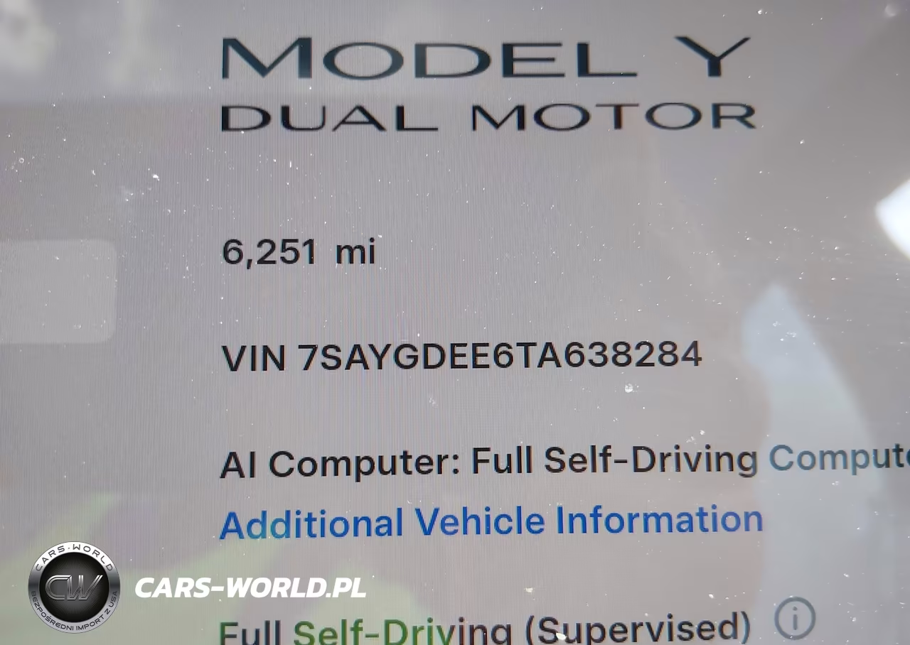 2026 Tesla Model Y VIN:7SAYGDEE6TA638284 - 14