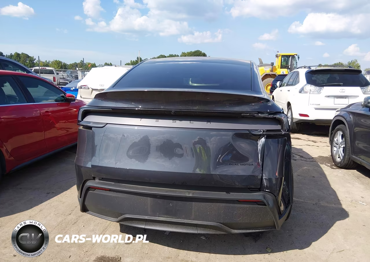 2026 Tesla Model Y VIN:7SAYGDEE6TA638284 - 15