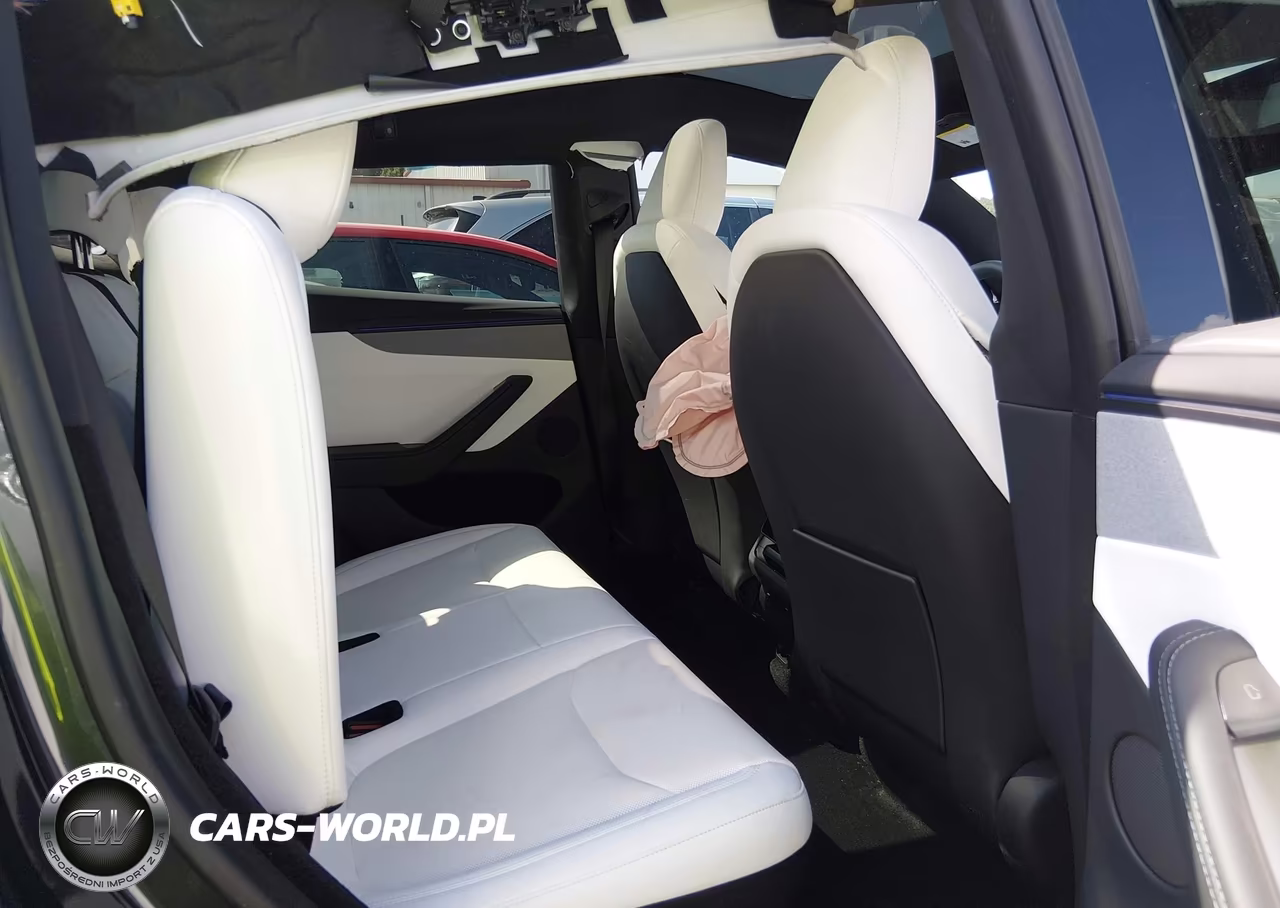2026 Tesla Model Y VIN:7SAYGDEE6TA638284 - 8