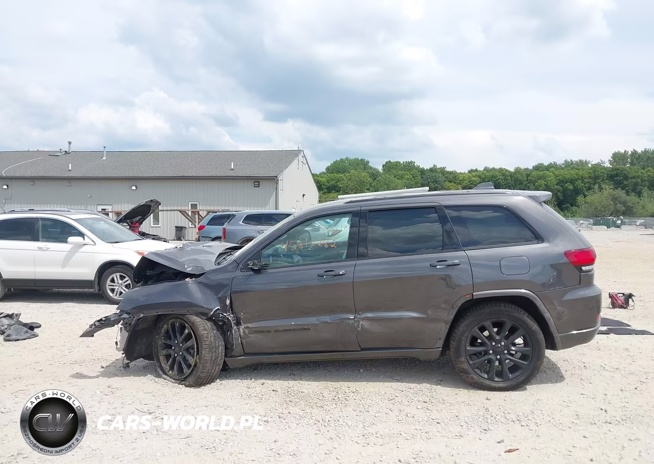 2018 Jeep Grand Cherokee Altitude 4X4 VIN:1C4RJFAG7JC189085 - 14