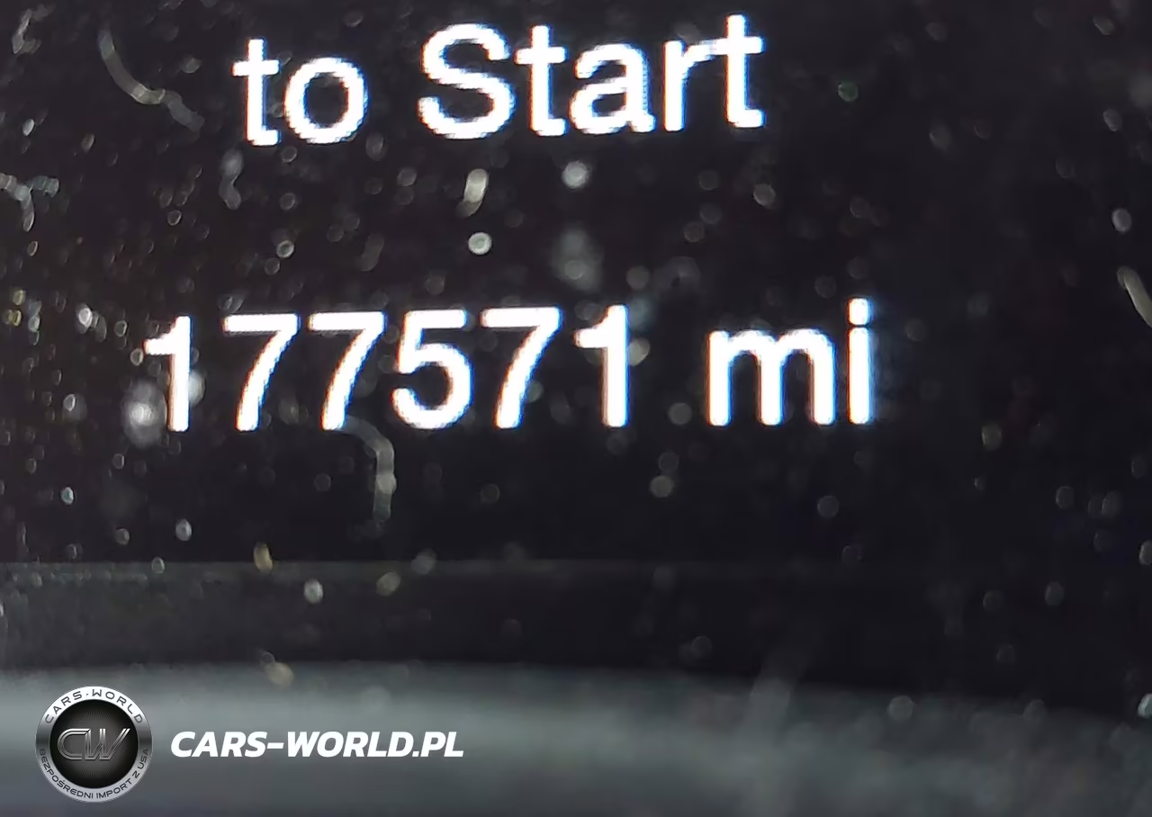 2018 Jeep Grand Cherokee Altitude 4X4 VIN:1C4RJFAG7JC189085 - 15