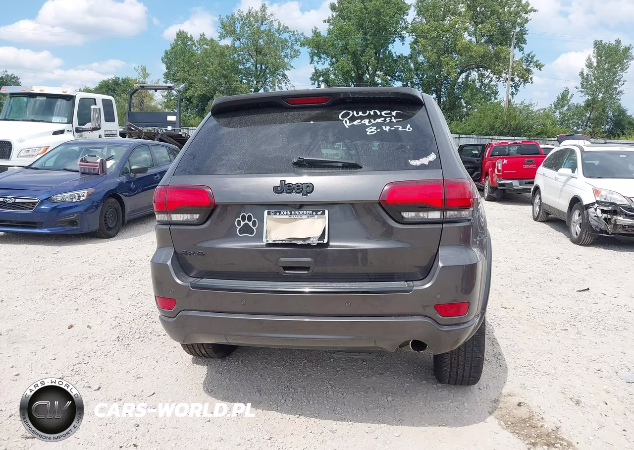 2018 Jeep Grand Cherokee Altitude 4X4 VIN:1C4RJFAG7JC189085 - 16
