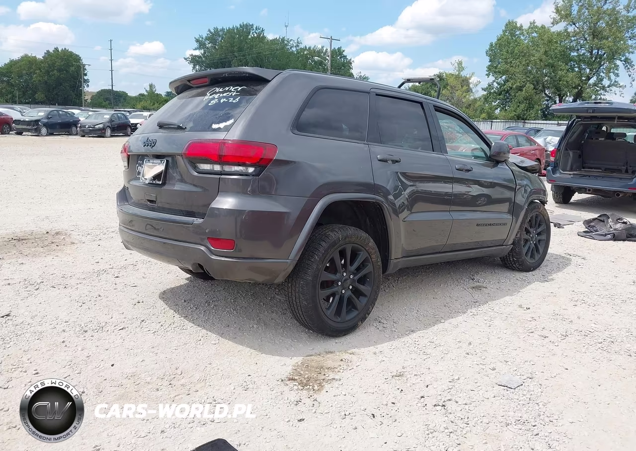 2018 Jeep Grand Cherokee Altitude 4X4 VIN:1C4RJFAG7JC189085 - 4