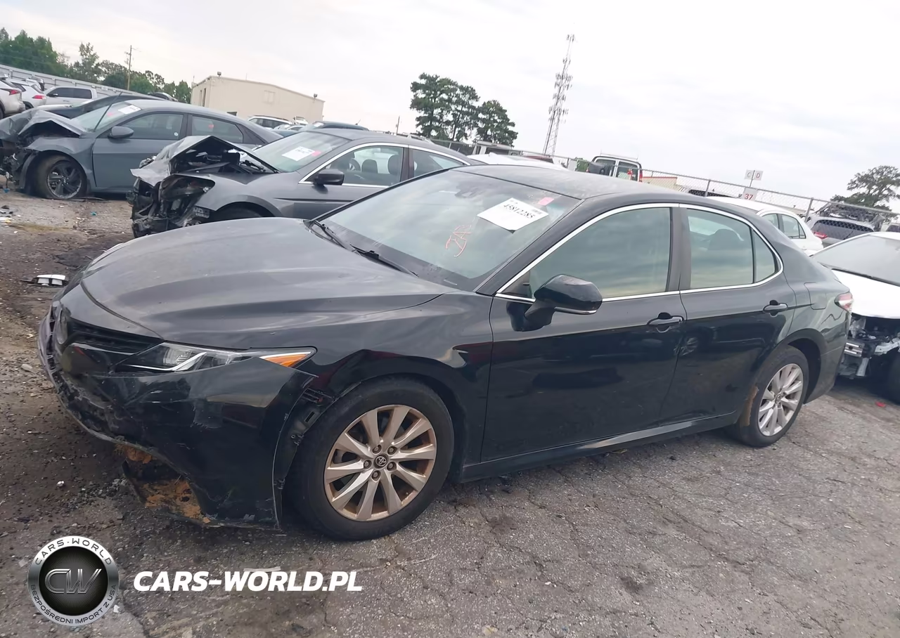 2018 Toyota Camry Le VIN:4T1B11HK6JU530710 - 14