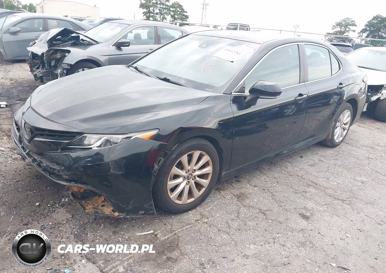 2018 Toyota Camry Le VIN:4T1B11HK6JU530710 - 2