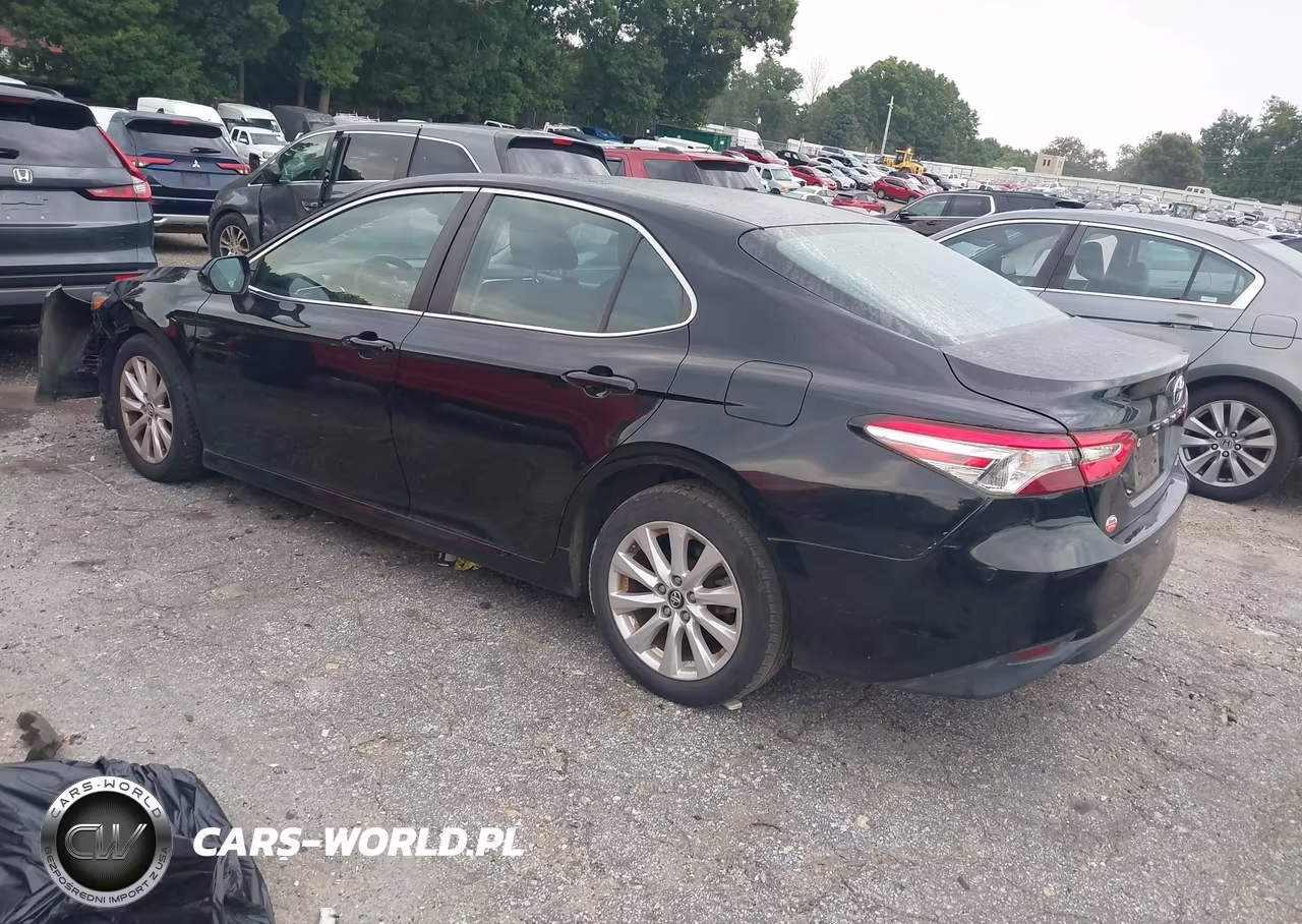 2018 Toyota Camry Le VIN:4T1B11HK6JU530710 - 3