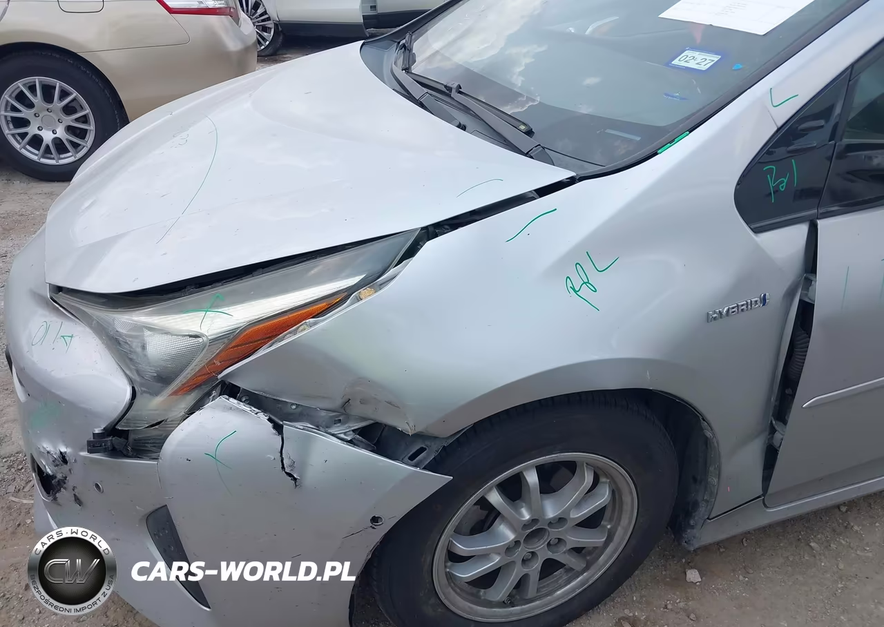 2018 Toyota Prius Two VIN:JTDKBRFU1J3589108 - 6