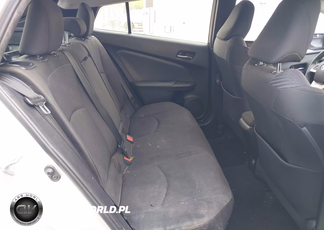 2018 Toyota Prius Two VIN:JTDKBRFU1J3589108 - 8