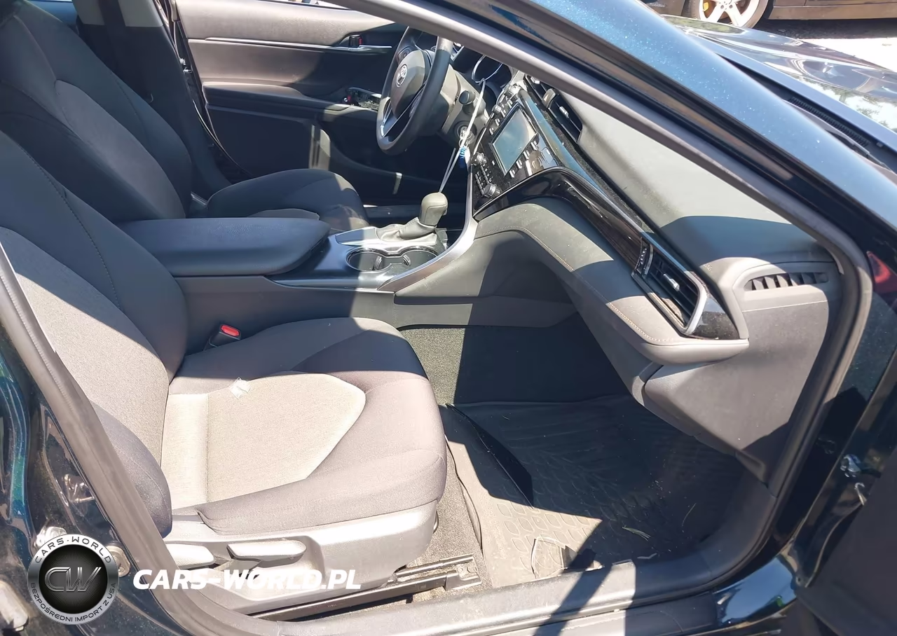 2020 Toyota Camry Le VIN:4T1C11AK6LU939923 - 5