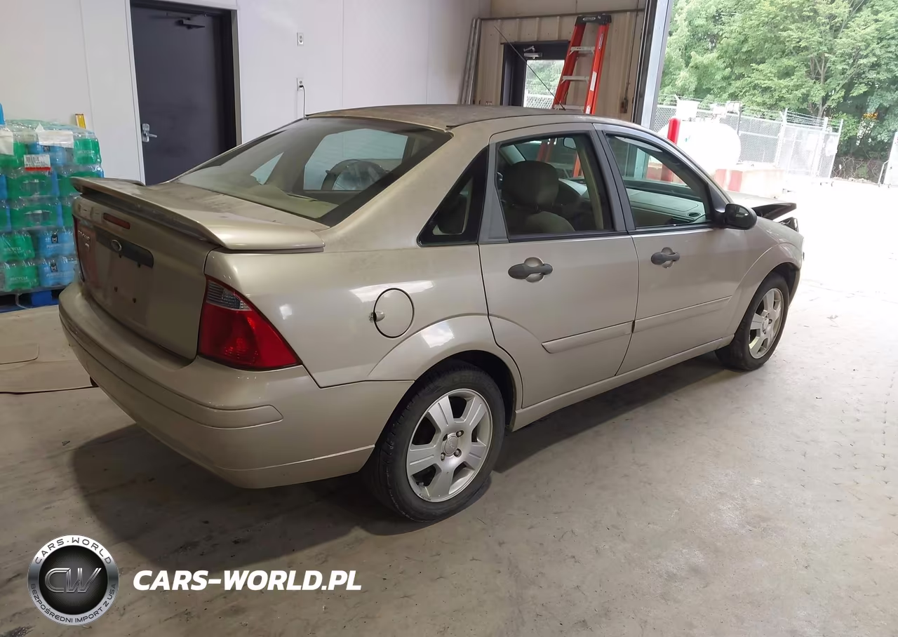 2007 Ford Focus S-Se-Ses VIN:1FAFP34NX7W312062 - 4