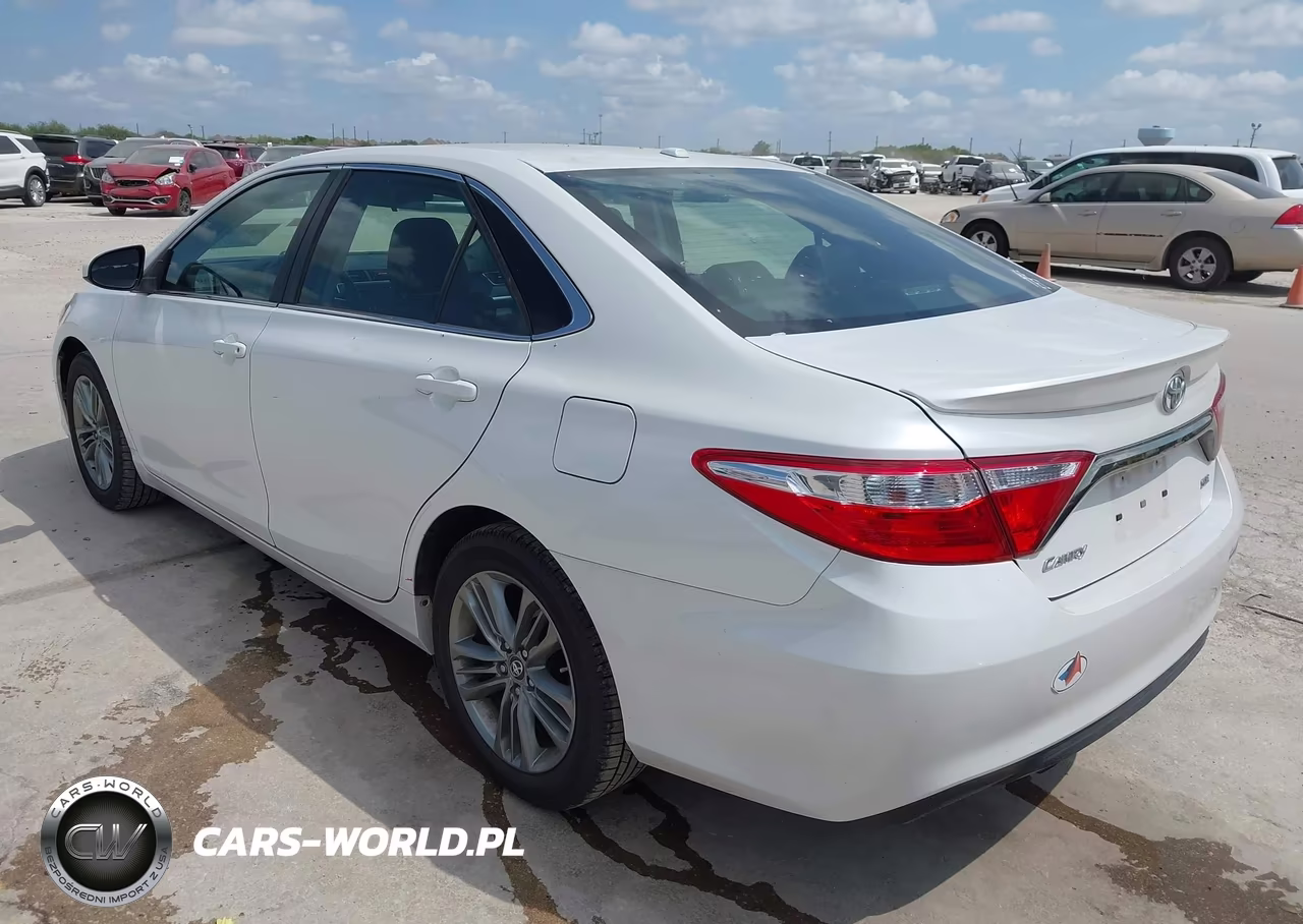 2017 Toyota Camry Se VIN:4T1BF1FK4HU413383 - 3