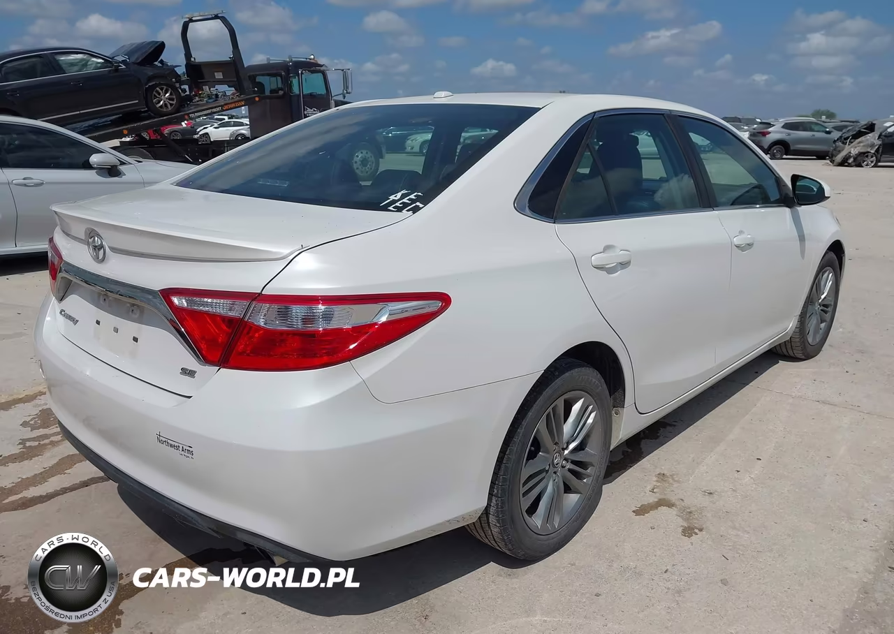 2017 Toyota Camry Se VIN:4T1BF1FK4HU413383 - 4