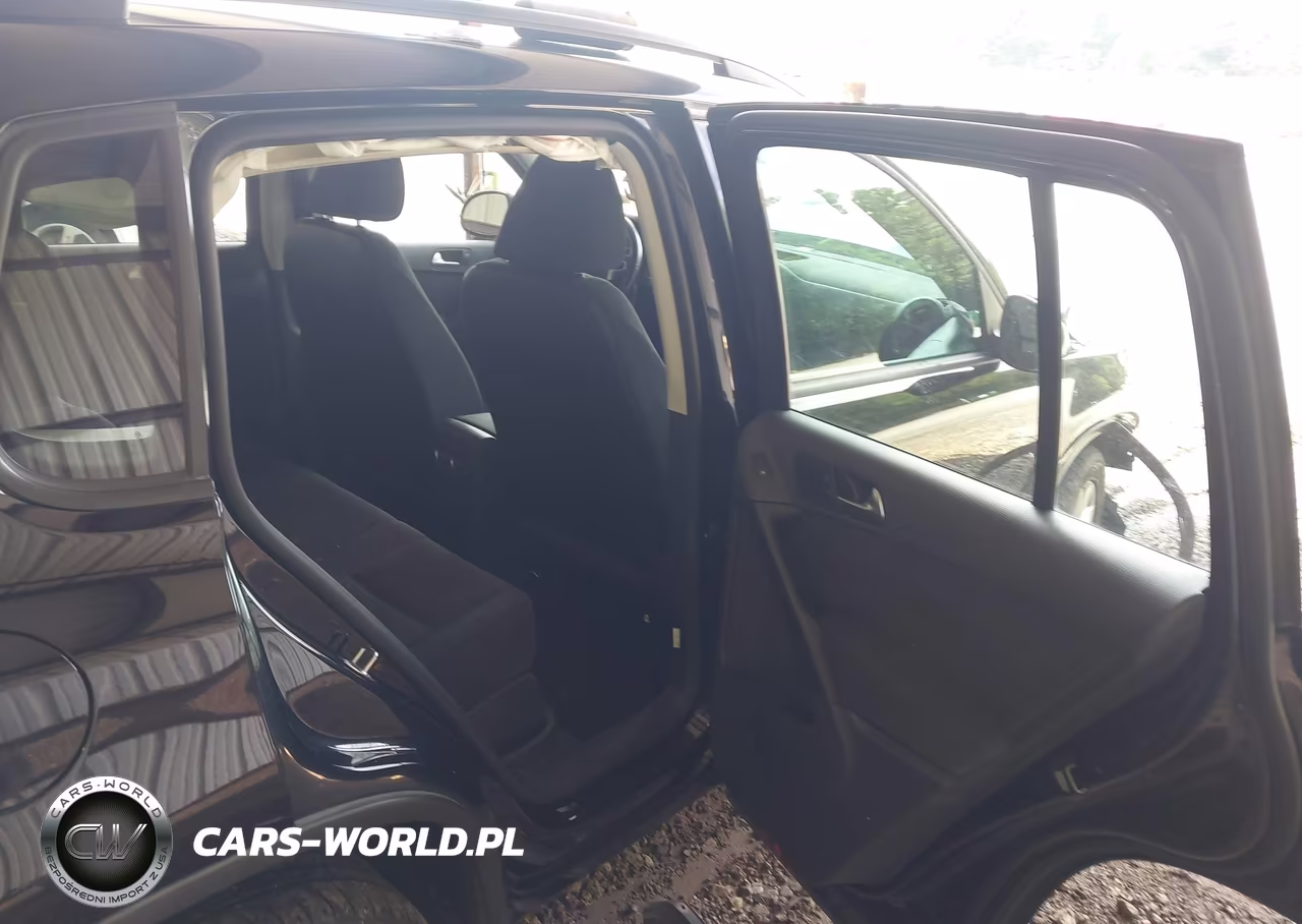 2017 Volkswagen Tiguan 2.0T-2.0T S VIN:WVGBV7AX2HK046410 - 8