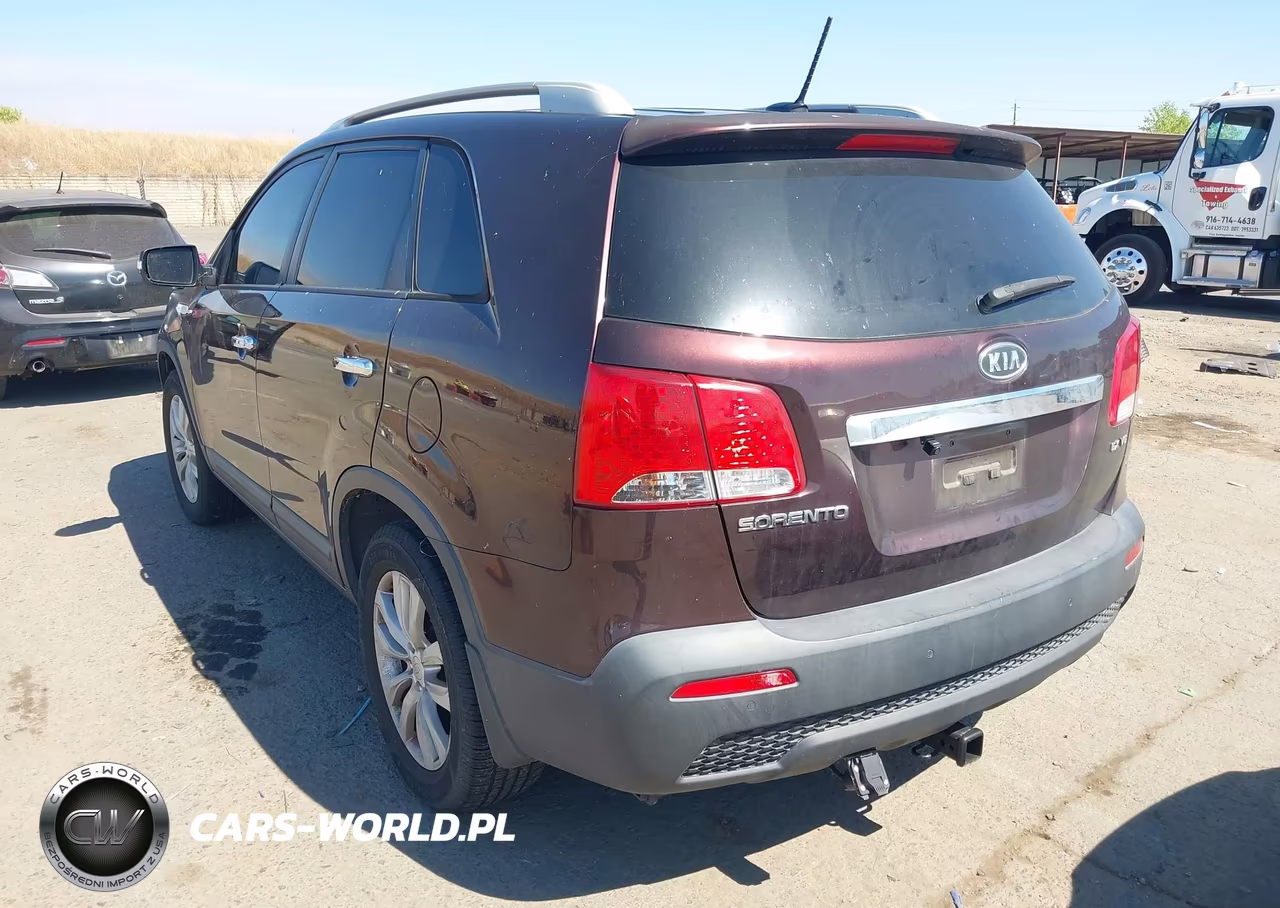 2011 Kia Sorento Ex V6 VIN:5XYKU4A26BG112898 - 3
