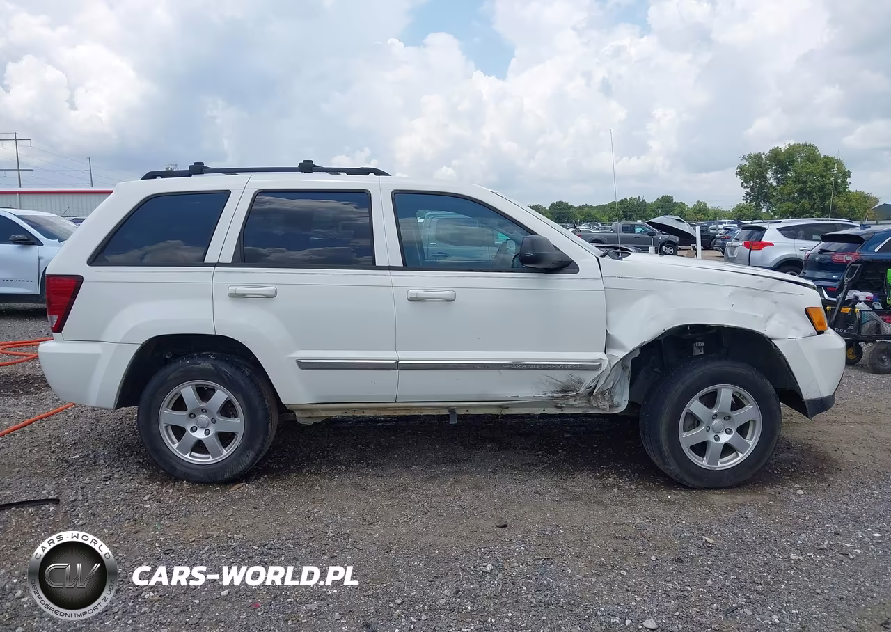 2010 Jeep Grand Cherokee Laredo VIN:1J4PS4GK3AC136737 - 14