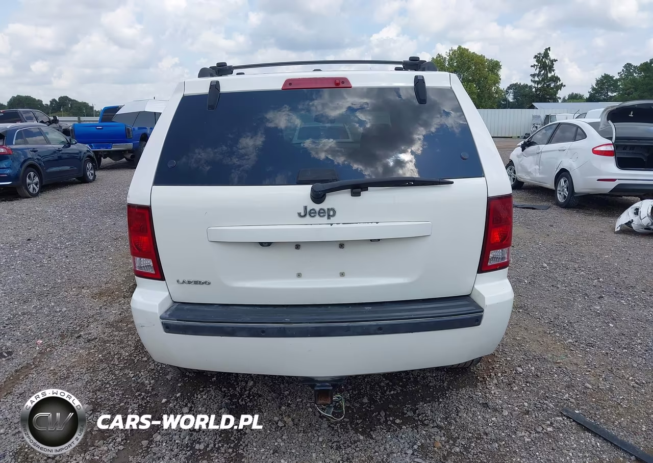 2010 Jeep Grand Cherokee Laredo VIN:1J4PS4GK3AC136737 - 17