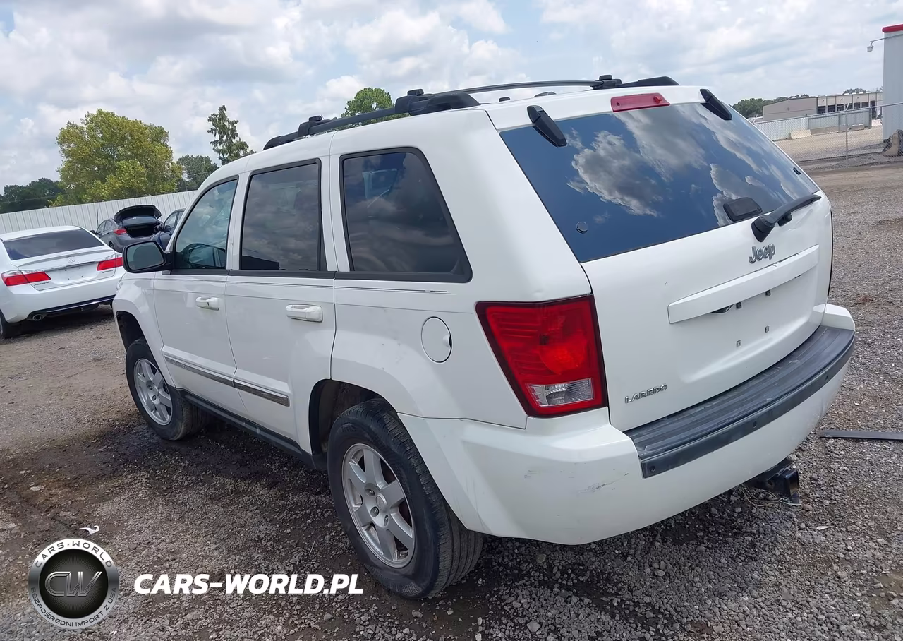 2010 Jeep Grand Cherokee Laredo VIN:1J4PS4GK3AC136737 - 3