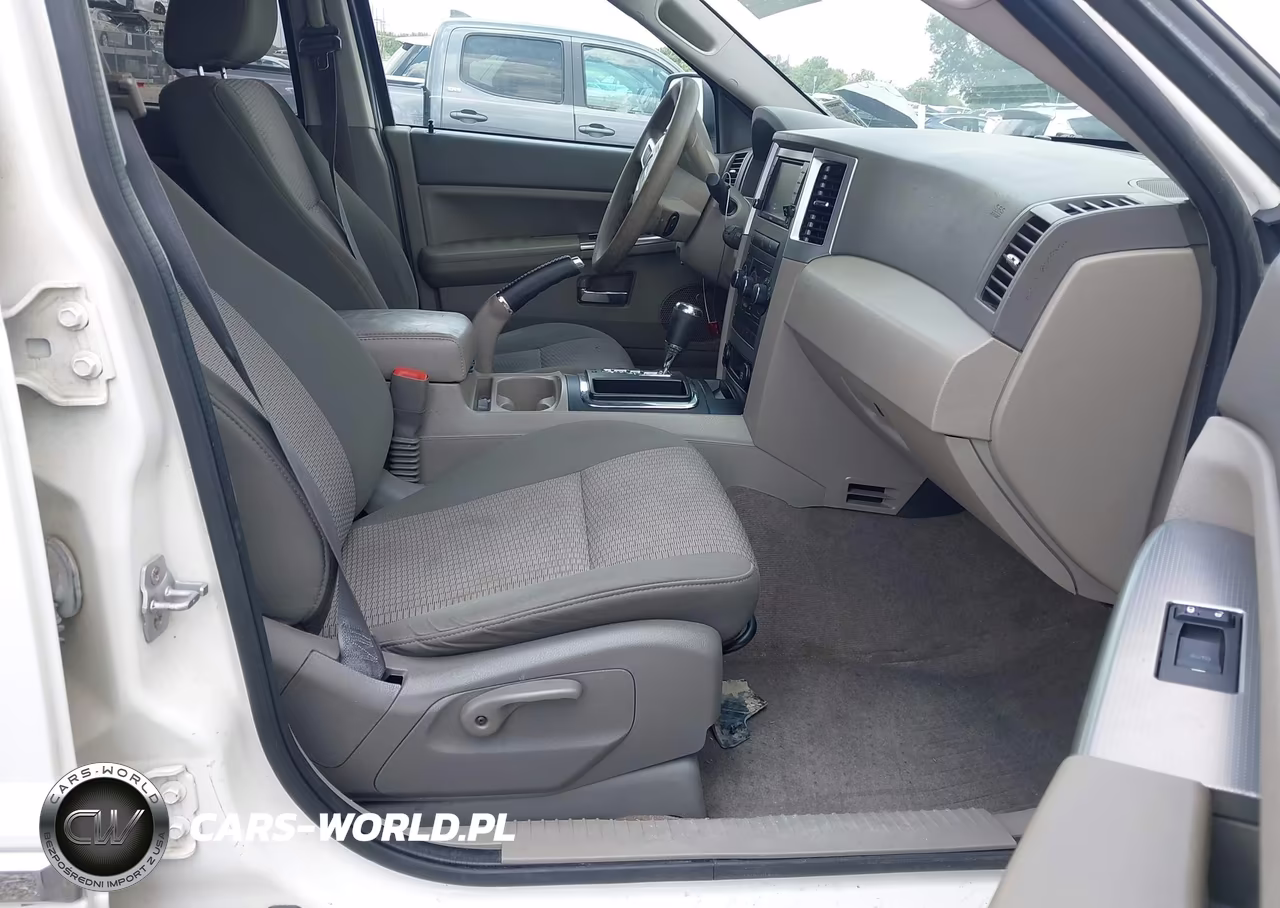 2010 Jeep Grand Cherokee Laredo VIN:1J4PS4GK3AC136737 - 5