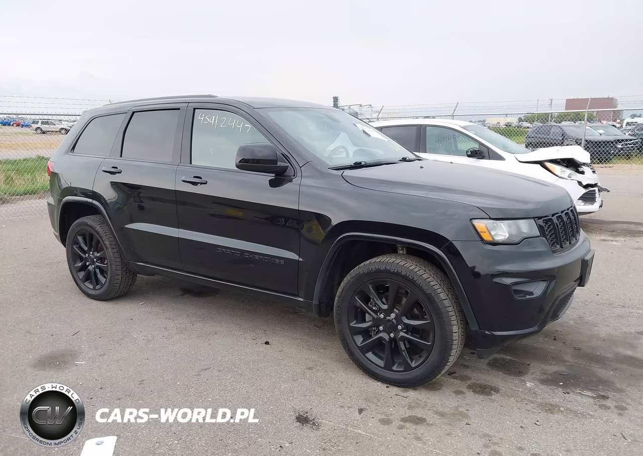 2020 Jeep Grand Cherokee Altitude 4X4 VIN:1C4RJFAG4LC231974 - 13
