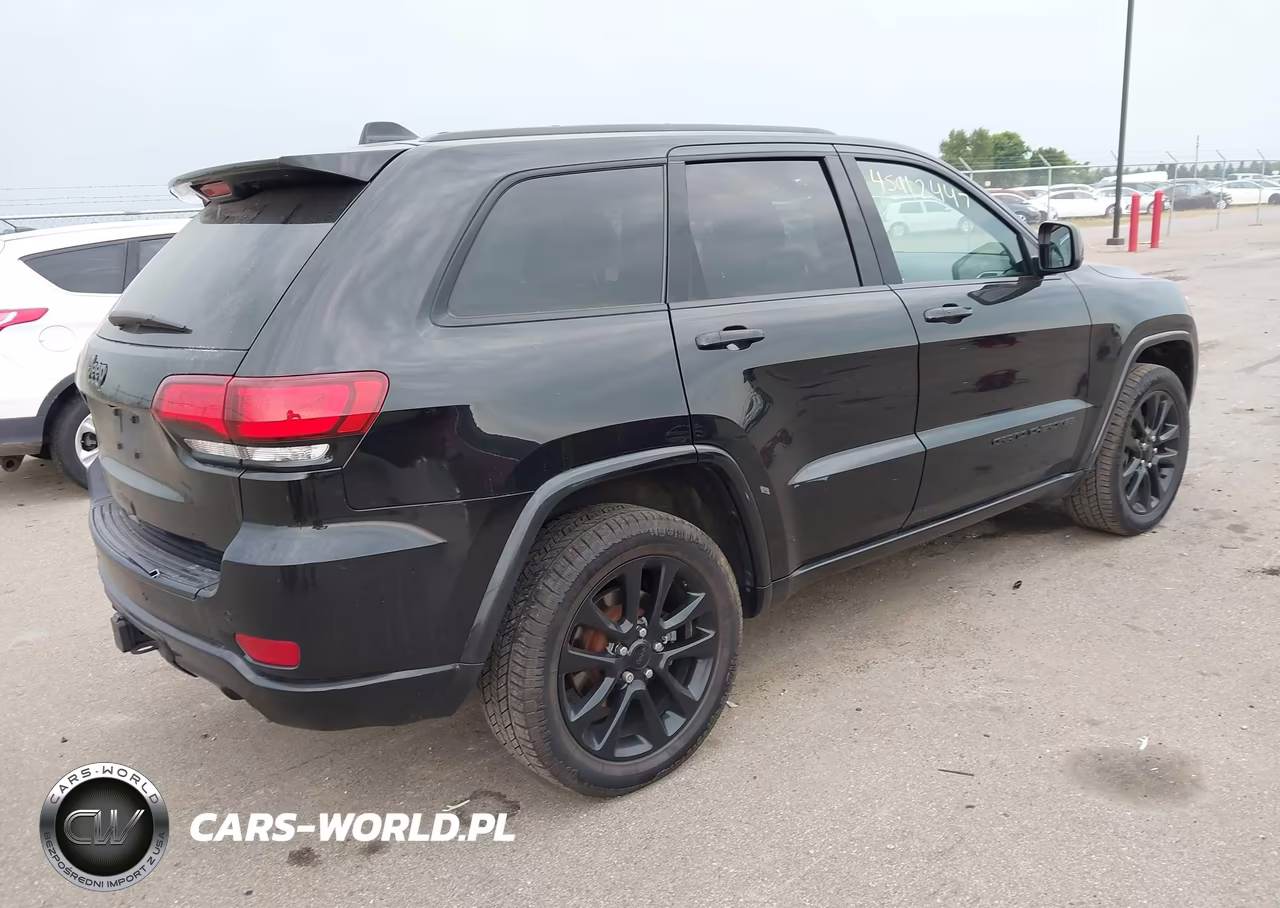 2020 Jeep Grand Cherokee Altitude 4X4 VIN:1C4RJFAG4LC231974 - 4