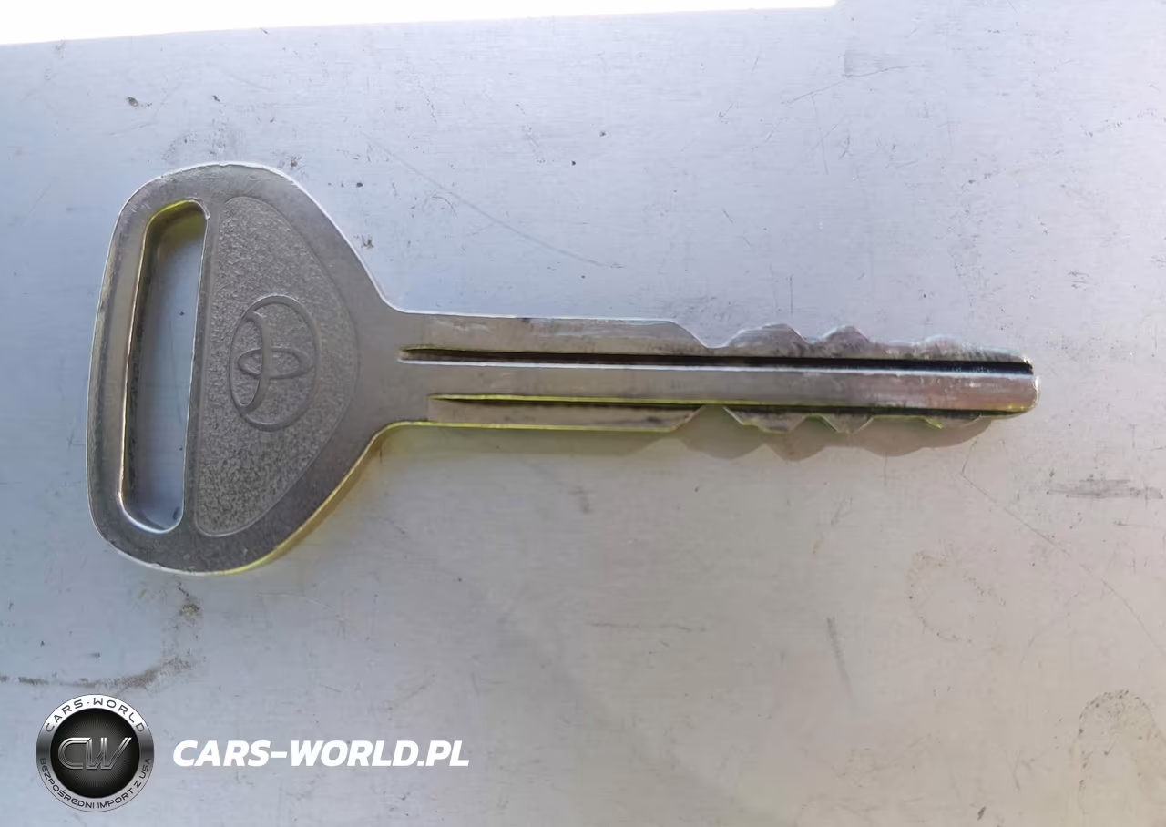 2000 Toyota Camry Le VIN:JT2BG22K5Y0444381 - 11