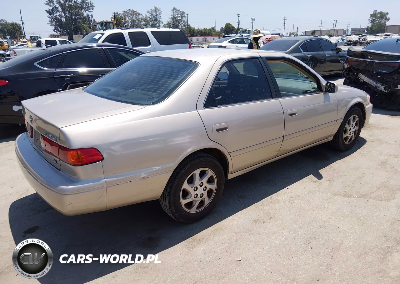 2000 Toyota Camry Le VIN:JT2BG22K5Y0444381 - 4