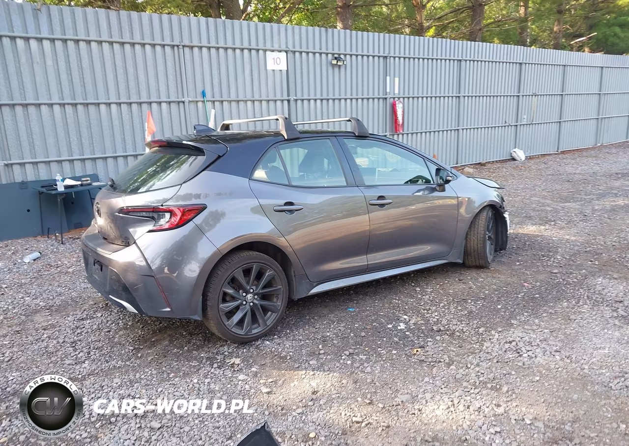 2025 Toyota Corolla Xse VIN:JTNC4MBE8S3235969 - 4