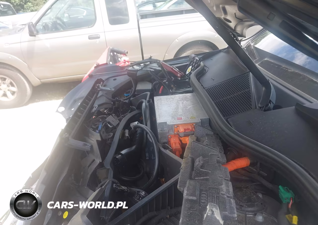 2019 Audi E-Tron Premium Plus VIN:WA1VAAGE9KB005824 - 10