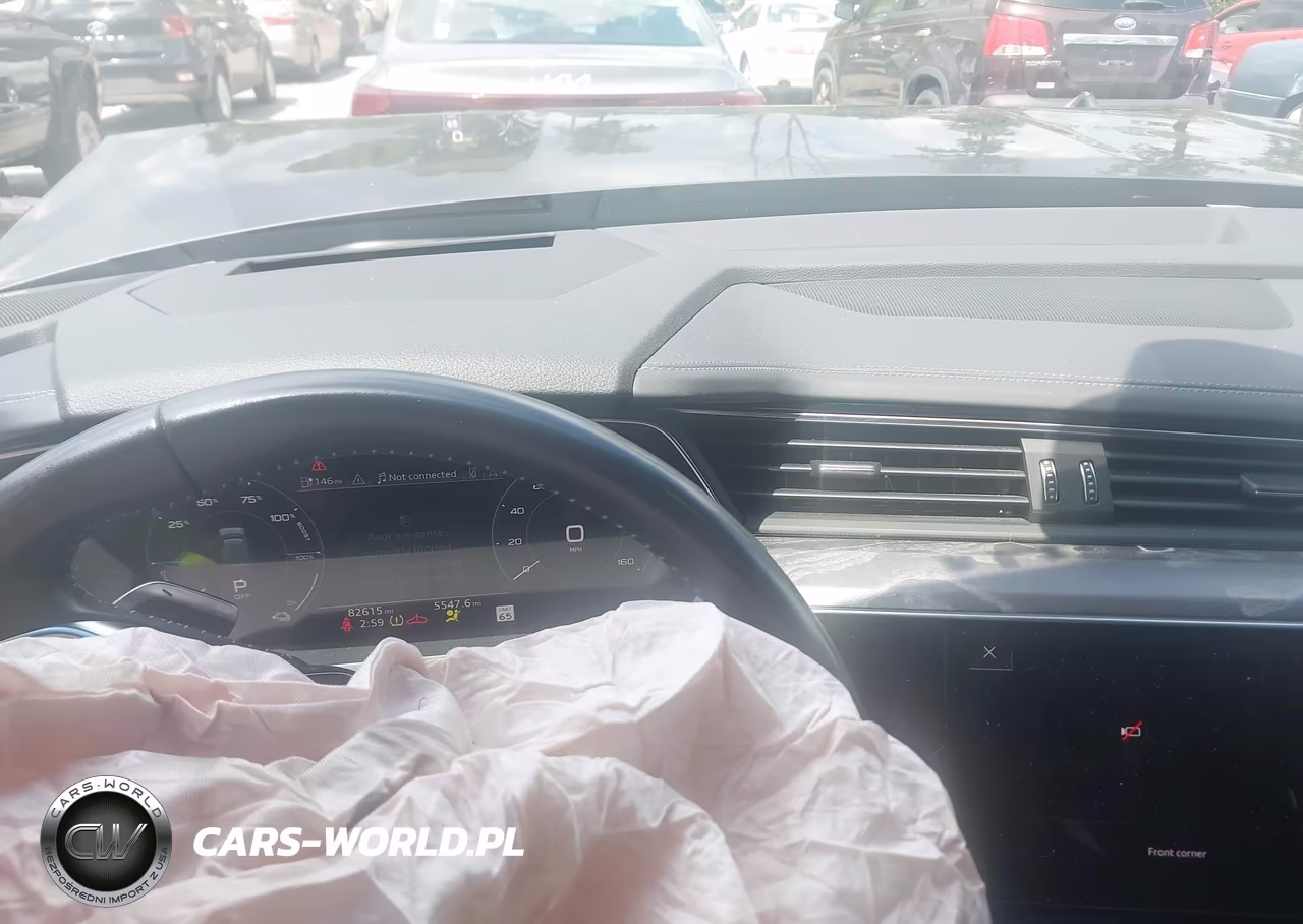 2019 Audi E-Tron Premium Plus VIN:WA1VAAGE9KB005824 - 18