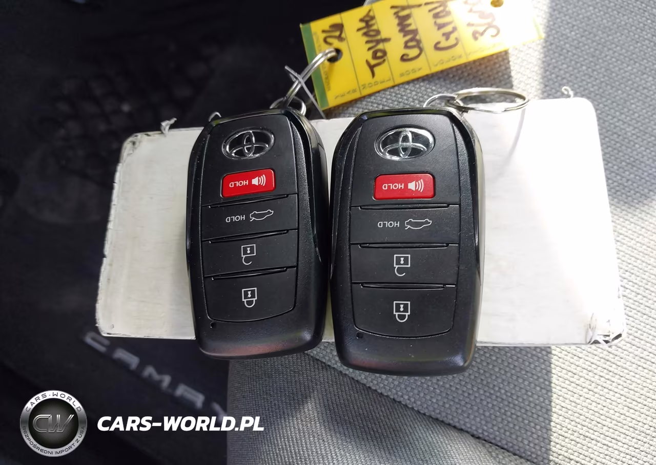 2026 Toyota Camry Le VIN:4T1DAACK1TU227823 - 11