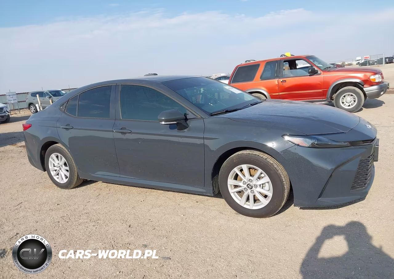 2026 Toyota Camry Le VIN:4T1DAACK1TU227823 - 13