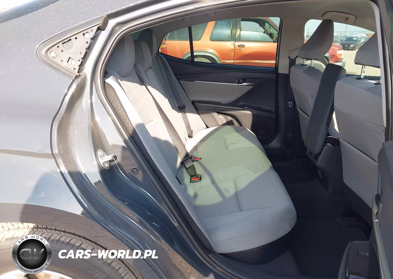 2026 Toyota Camry Le VIN:4T1DAACK1TU227823 - 8