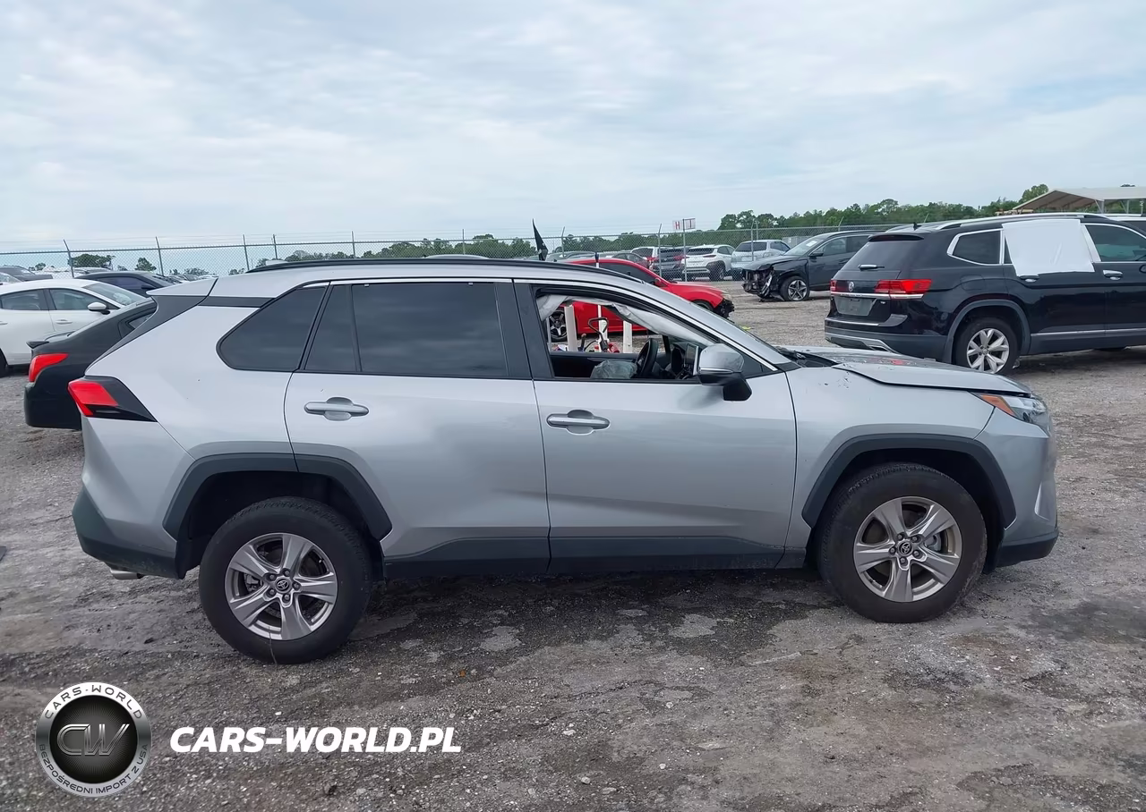 2025 Toyota Rav4 Xle VIN:2T3W1RFV4SC310182 - 13