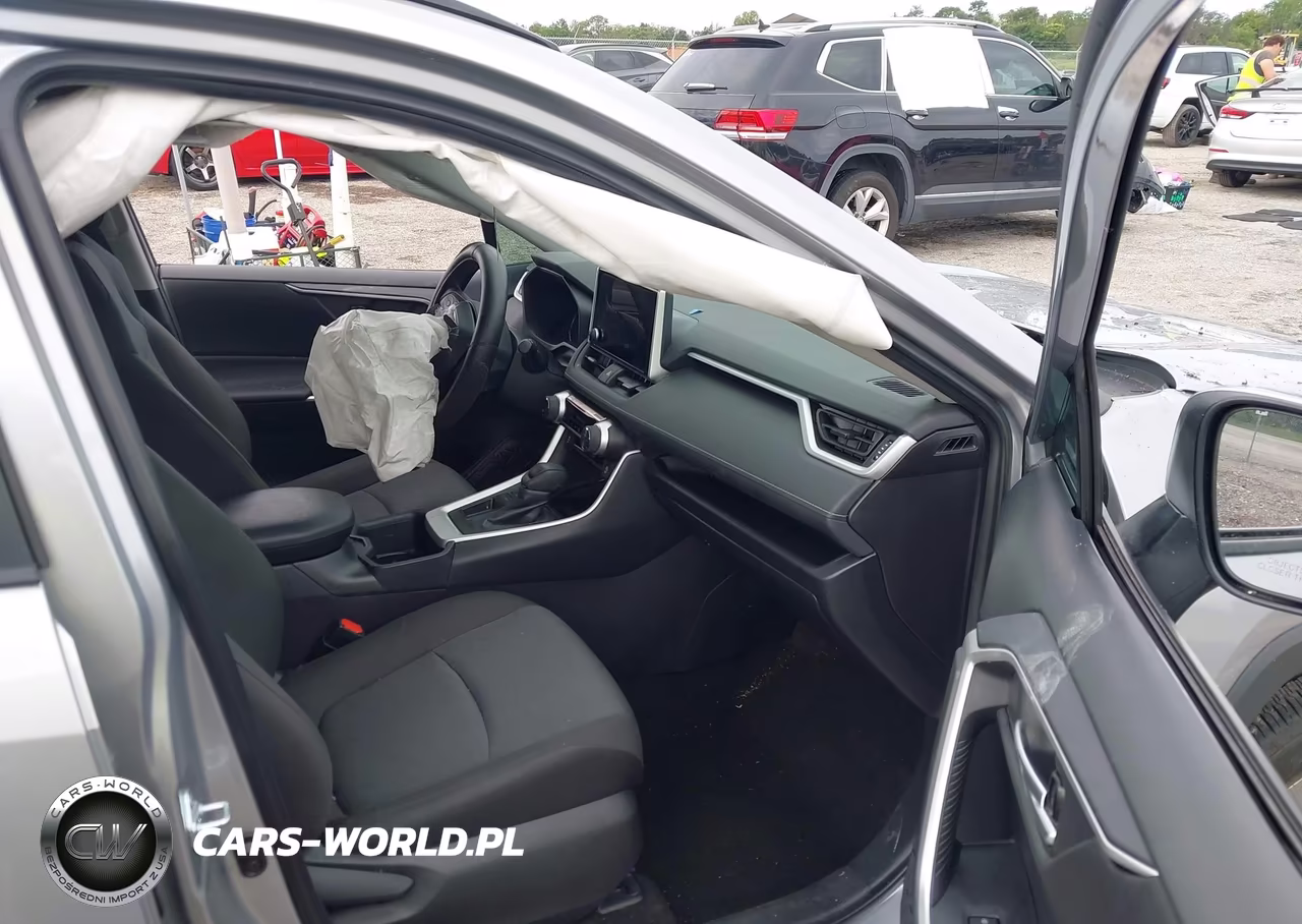 2025 Toyota Rav4 Xle VIN:2T3W1RFV4SC310182 - 5